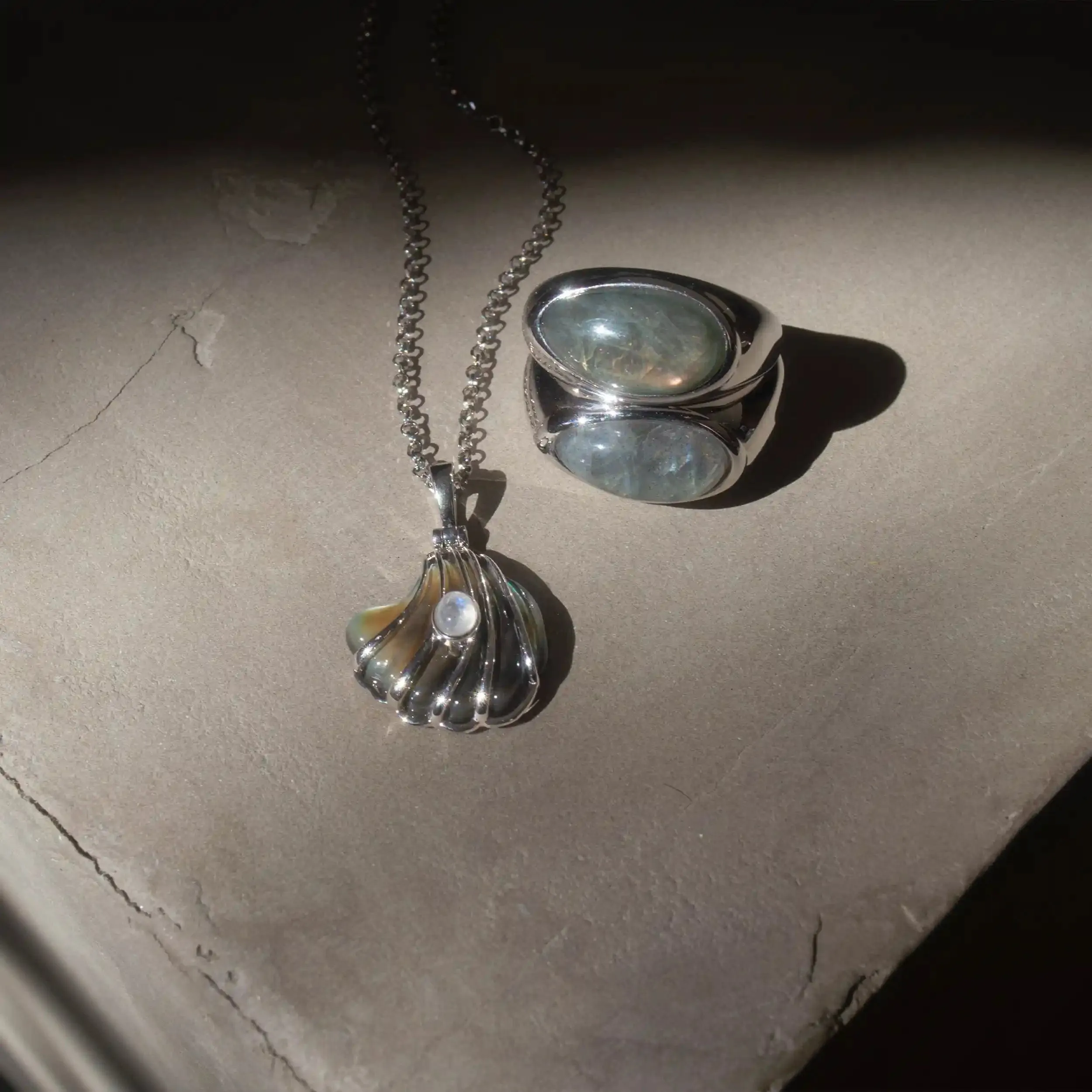 Men's Labradorite Signet Ring